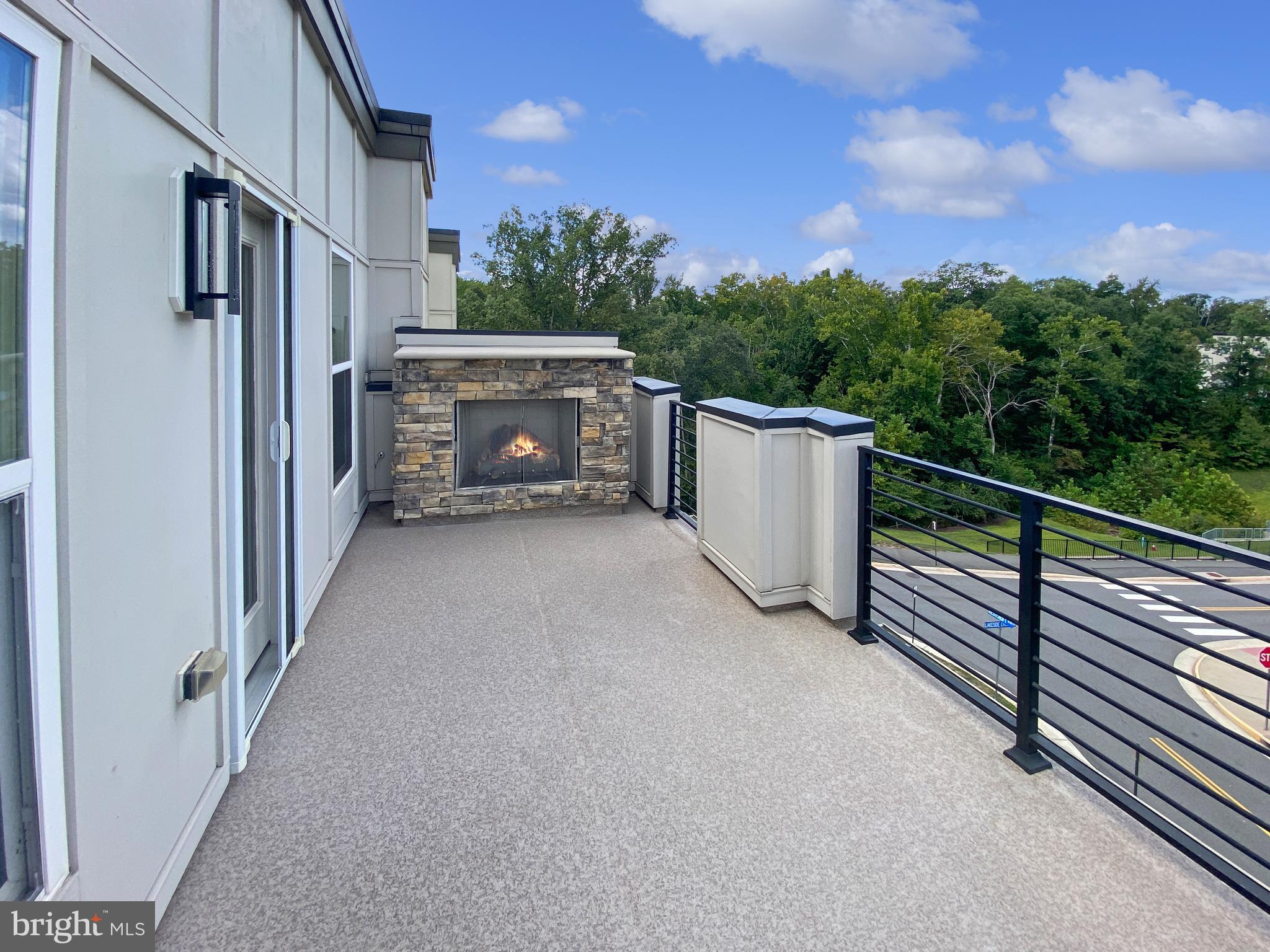 4967 Lakeside Crossing Chantilly, VA 20151 - Photo 7 of 45 a view of a terrace