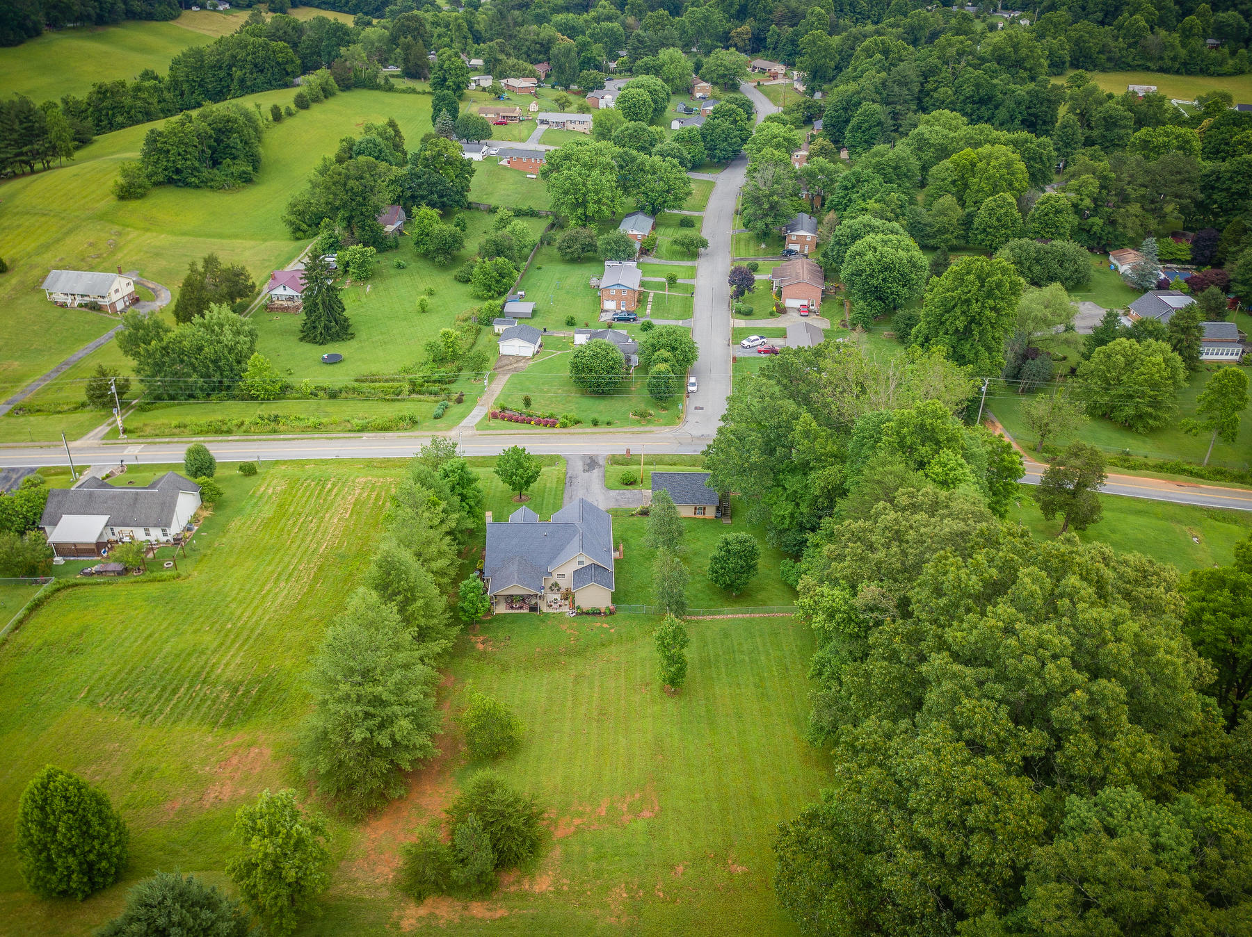 1818 Lone Oak Road Johnson City, TN 37604 - Photo 75 of 76 103