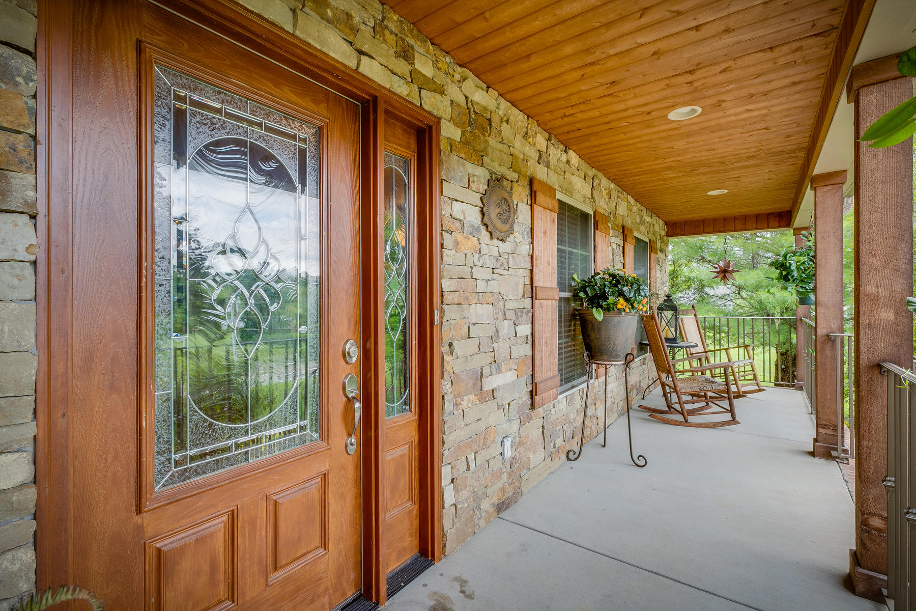 1818 Lone Oak Road Johnson City, TN 37604 - Photo 8 of 76 008