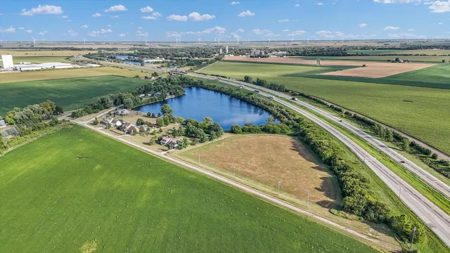 $20,900 | 10 Moss Drive, Farmer City, IL 61842