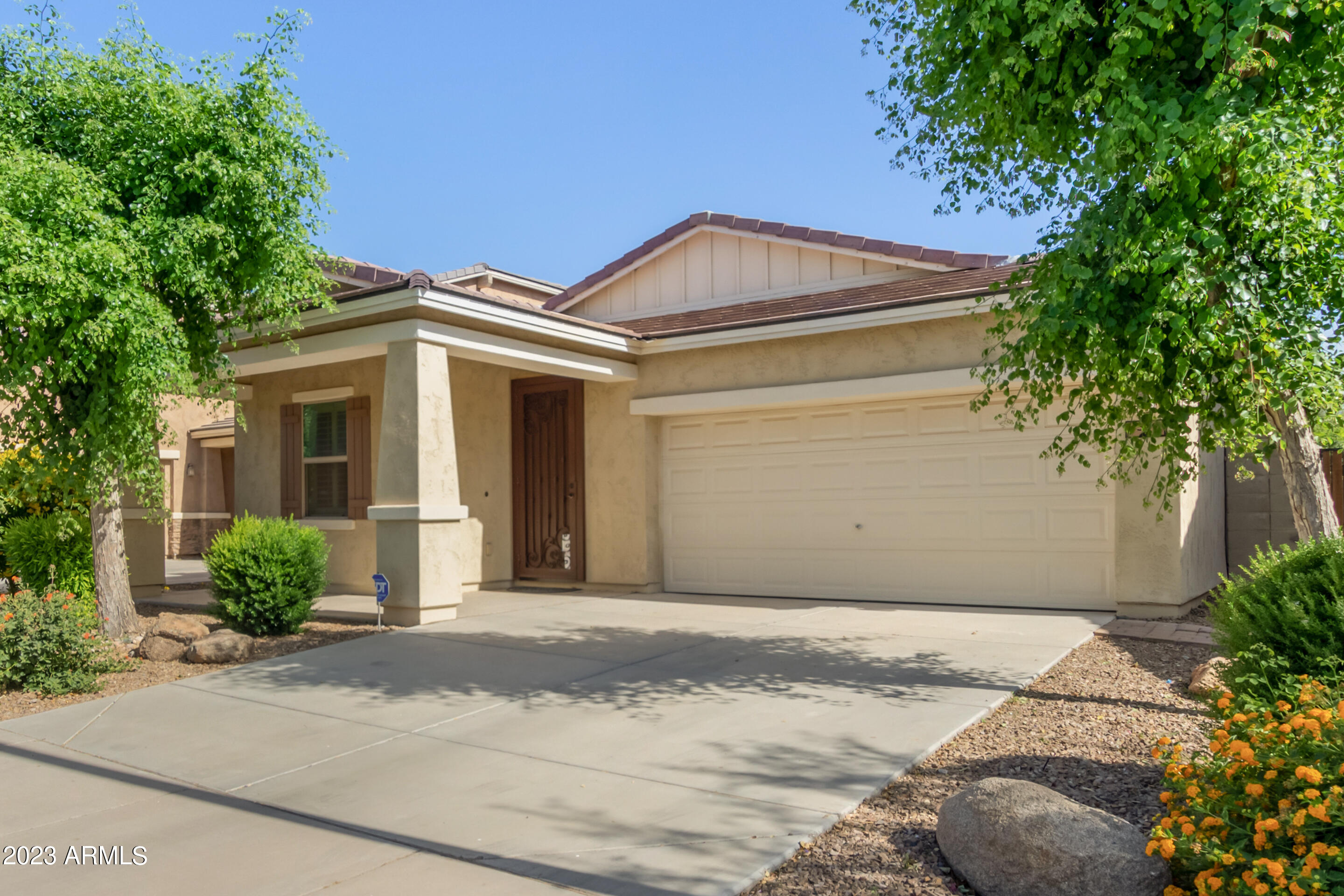 1529 East Goldcrest Street Gilbert, AZ 85297 - Photo 3 of 29 06 - Goldcrest