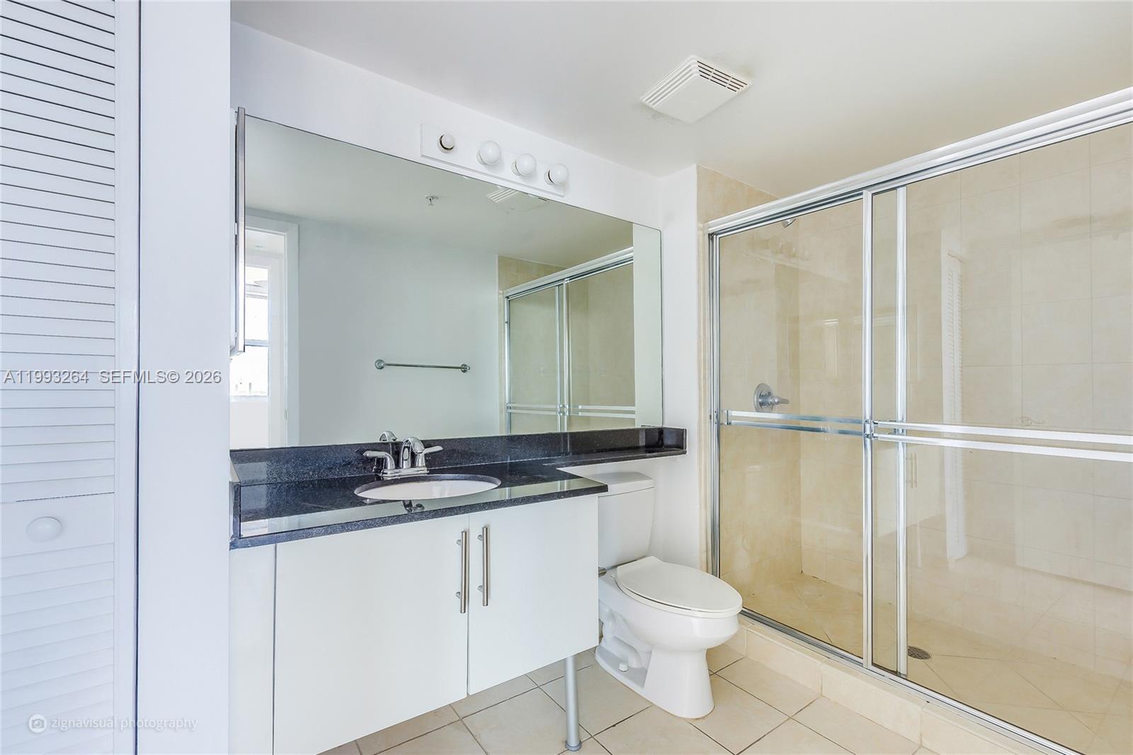 31 Southeast 5th Street, Unit 2708 Miami, FL 33131 - Photo 8 of 11