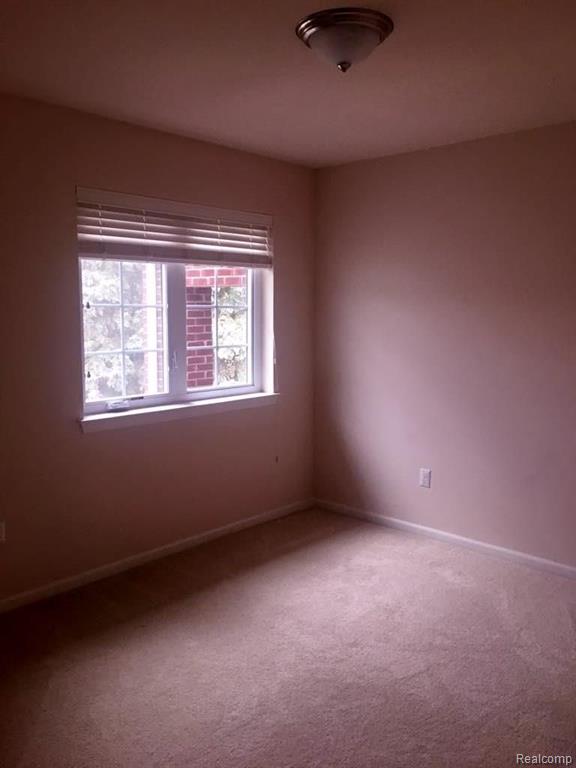 1976 South Shore Drive Rochester Hills, MI 48307 - Photo 20 of 31