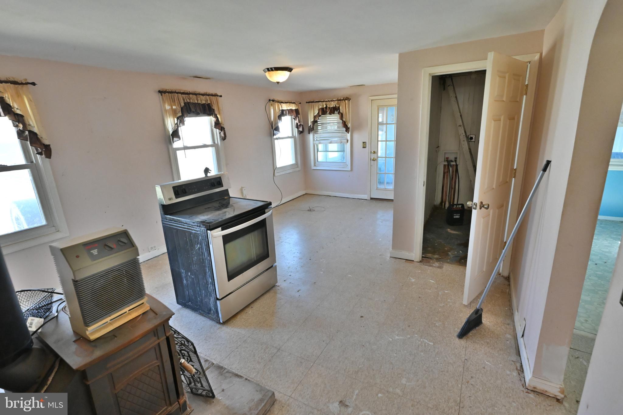 109 Hughes Shore Road Baltimore, MD 21220 - Photo 23 of 43