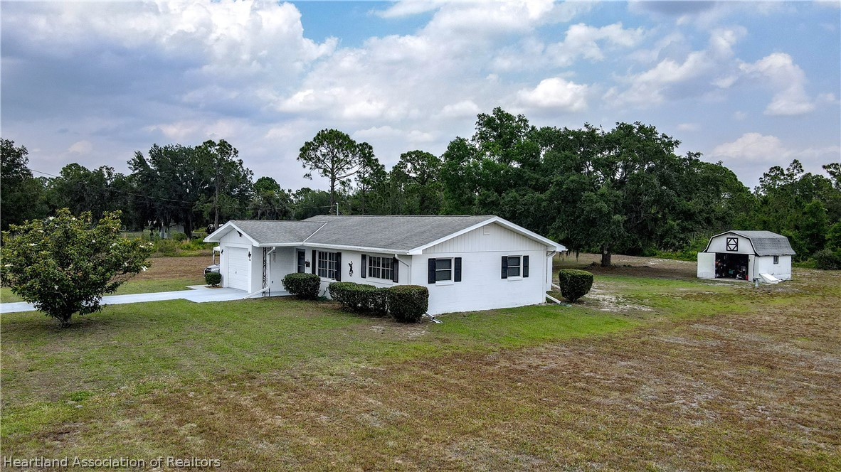 4924 Lakewood Road Sebring, FL 33875 - Photo 4 of 23 Gallery Image 4