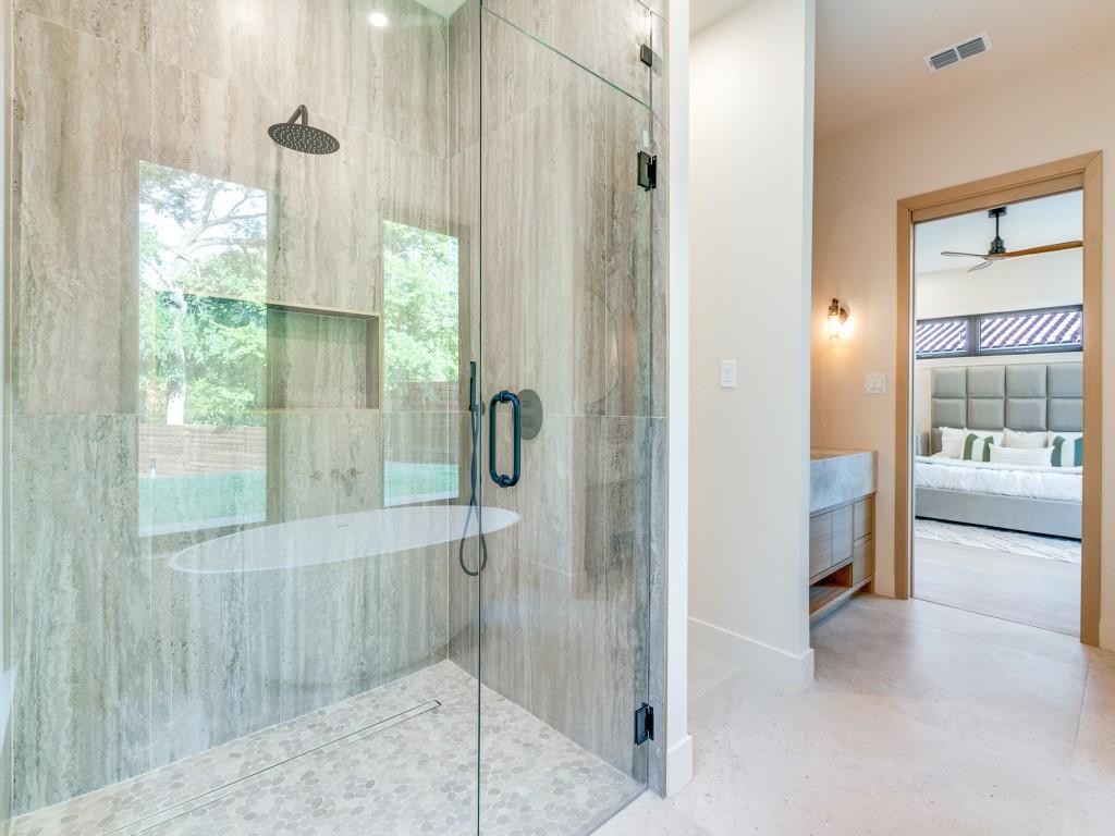1622 Sylvan Avenue Dallas, TX 75208 - Photo 13 of 24 Primary Bath with Rainfall Shower head and Body Sprayer. Large Soaking Tub Included