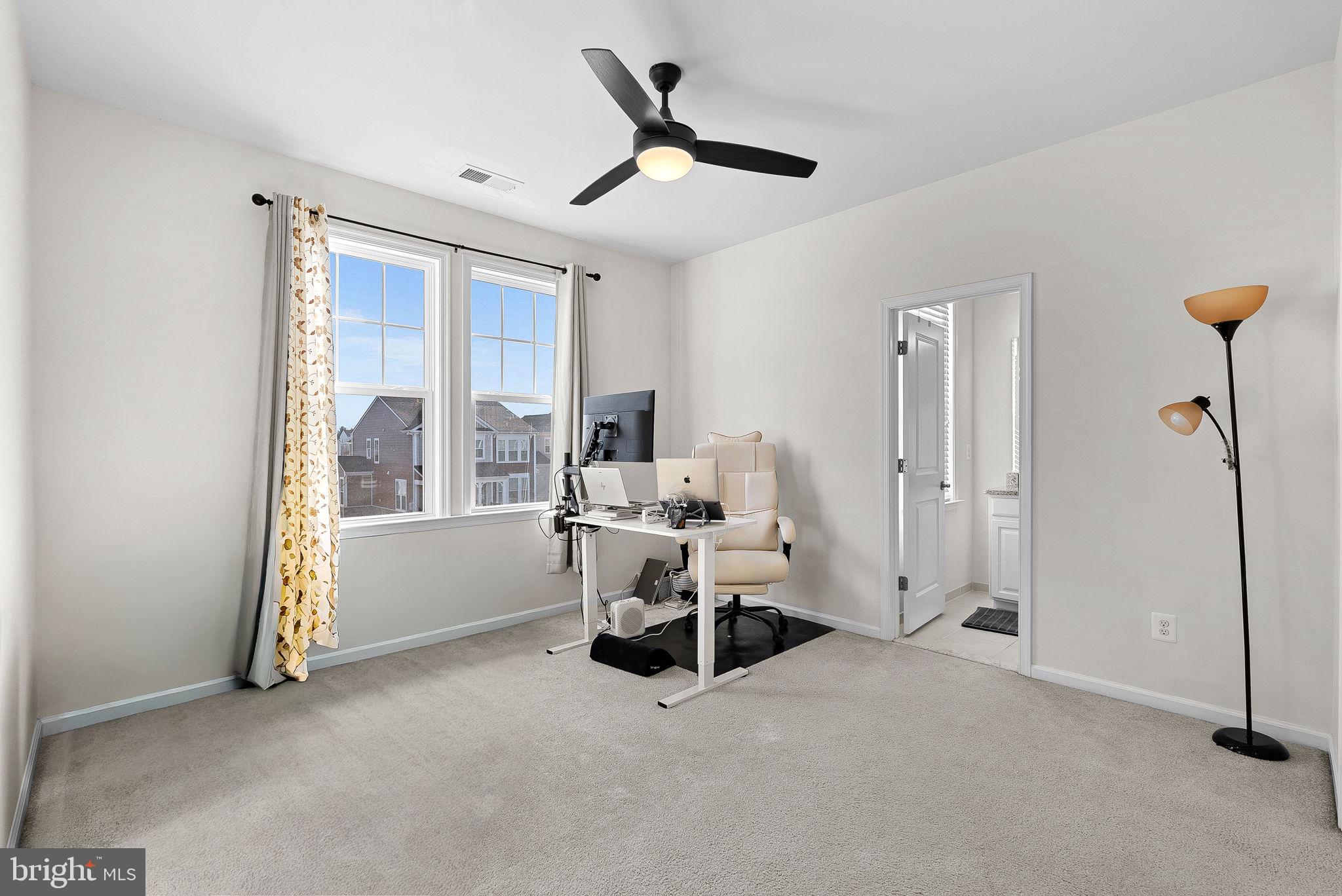 1010 Themis Street Southeast Leesburg, VA 20175 - Photo 37 of 64 Second usptairs bedroom