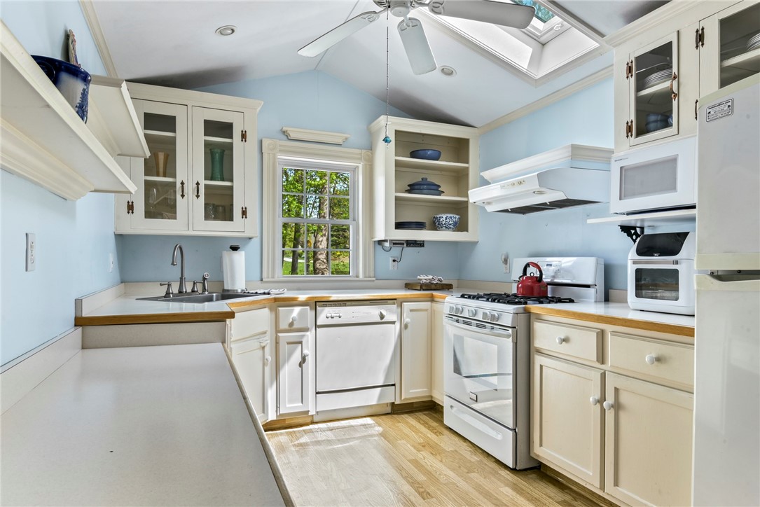 246 Old Forge Road Warwick, RI 02818 - Photo 7 of 50 Gallery Image 7