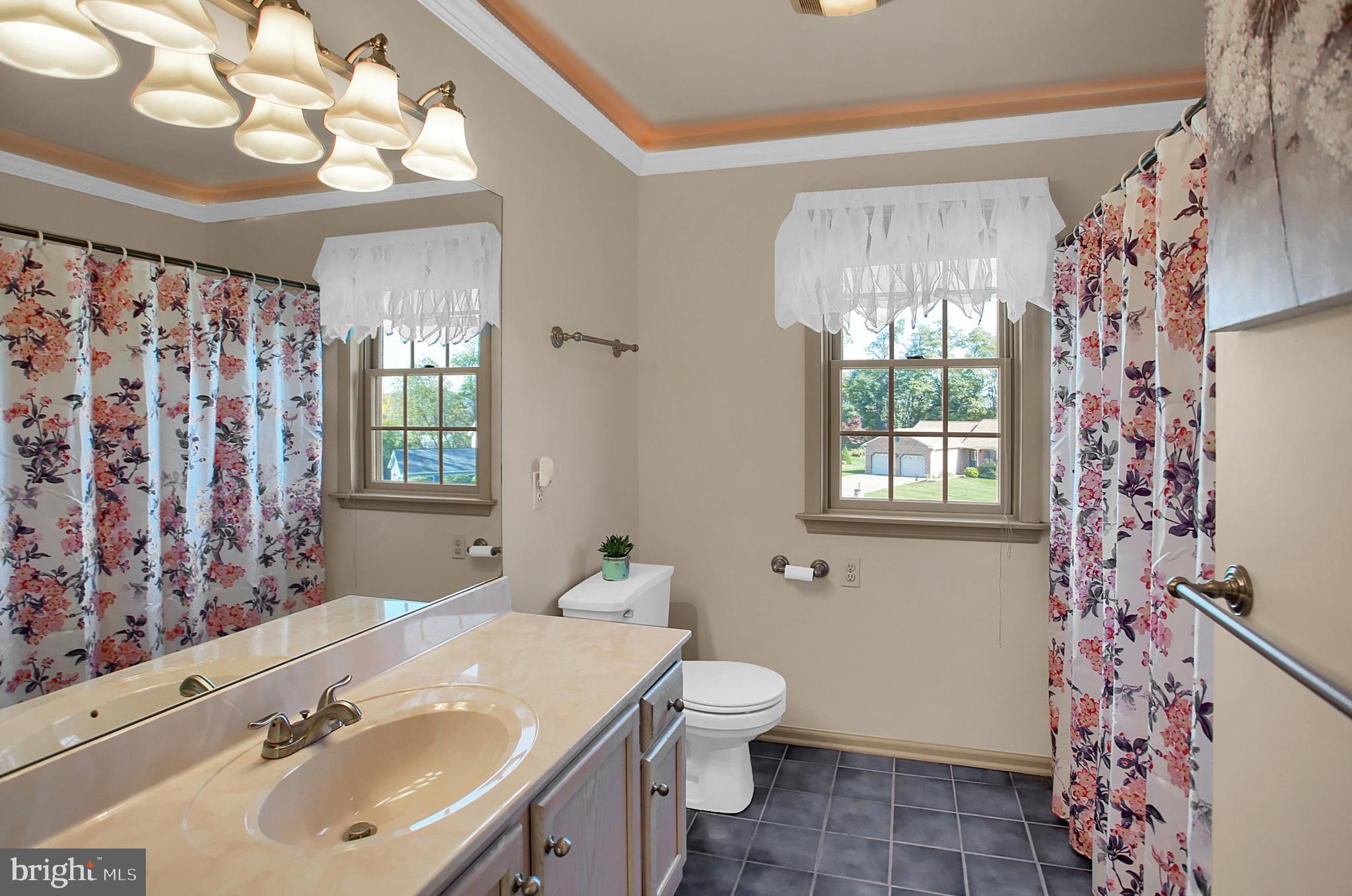 1325 Spring House Road Middletown, PA 17057 - Photo 37 of 61 Hall 2nd level full bath with tub/shower