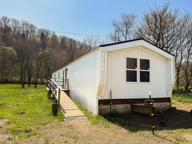 $175,000 | 2094 Indian Creek Road, Thorn Hill, TN 37881