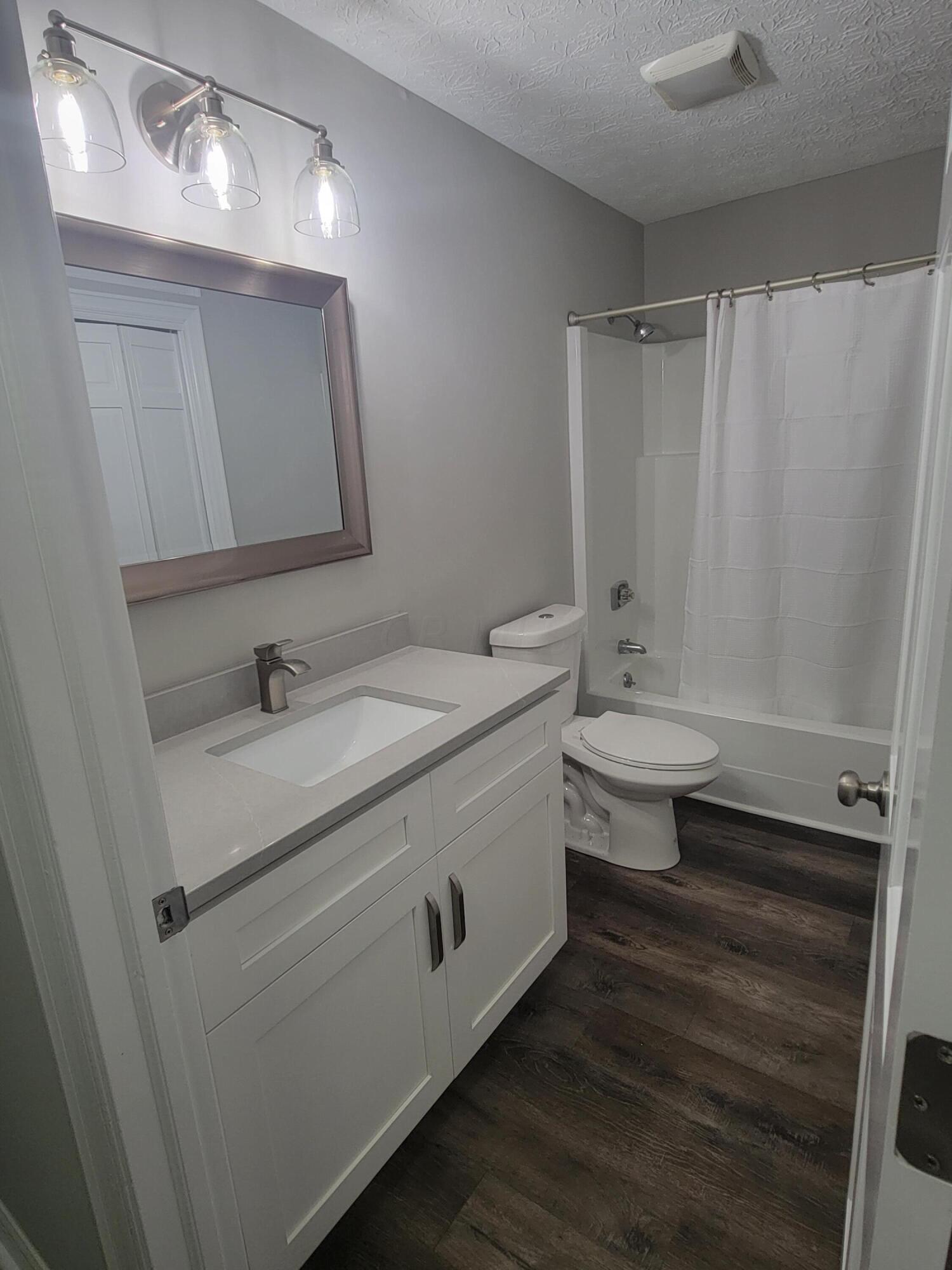 7339 Lee Road Westerville, OH 43081 - Photo 15 of 29 1st floor full bath