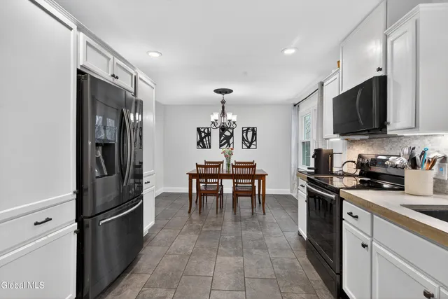 $434,900 | 23 Northcrest Drive, Clifton Park, NY 12065