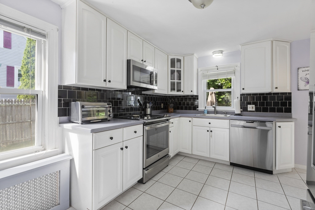 4 Maxdale Road Worcester, MA 01602 - Photo 4 of 36 Gallery Image 4