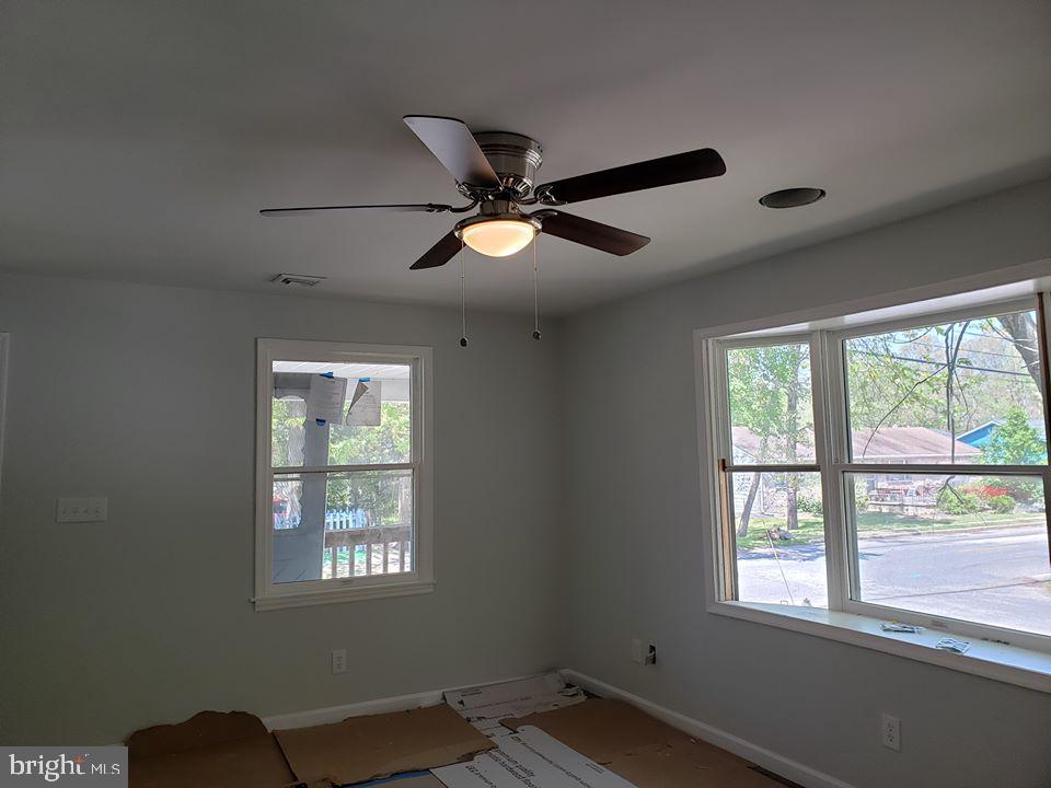 813 Norcross Road Lindenwold, NJ 08021 - Photo 14 of 24 Living Room