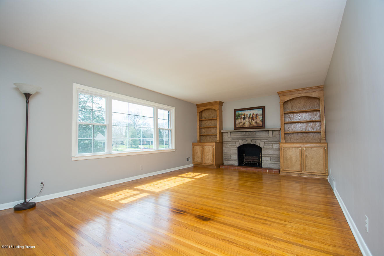 3247 Beals Branch Road Louisville, KY 40206 - Photo 6 of 48 Living Room