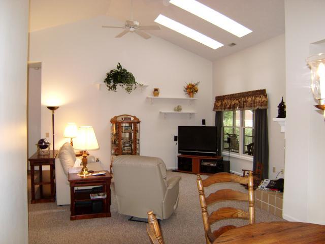 7607 Meadow Ridge Drive Fishers, IN 46038 - Photo 4 of 11 Gallery Image 4