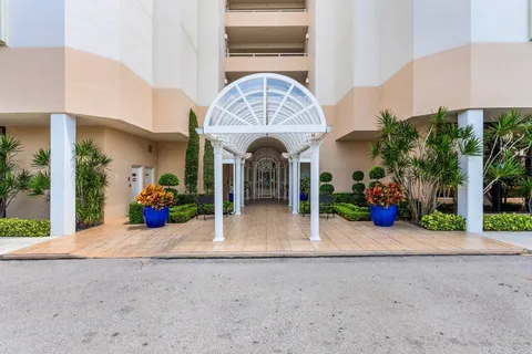 $895,000 | 176 Helios Drive, Unit 104, Jupiter, FL 33477