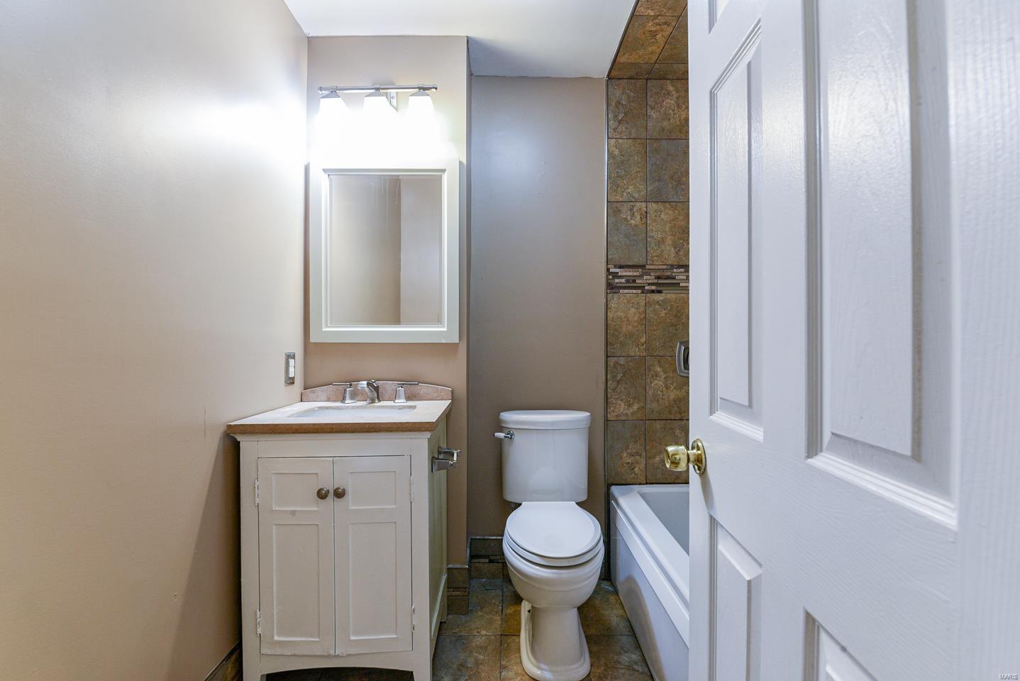 2146 Rountree Drive St. Louis, MO 63136 - Photo 6 of 24