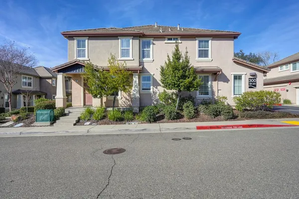 $479,900 | 301 Blossom Rock Lane, Unit 53, Folsom, CA 95630