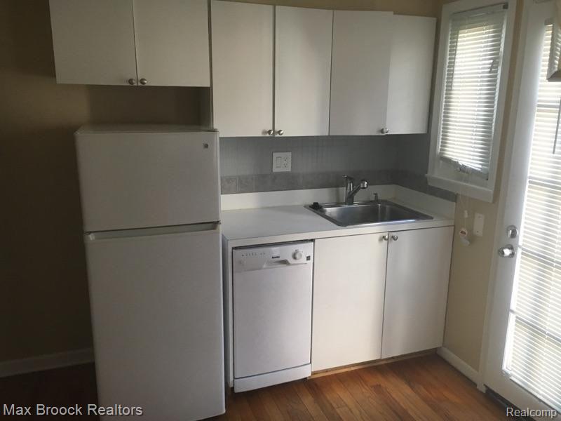 1756 Graefield Road Birmingham, MI 48009 - Photo 8 of 29