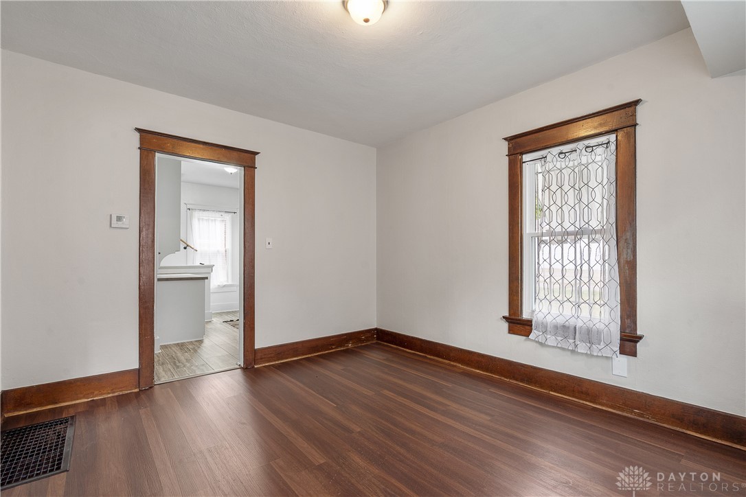 223 Elmhurst Road Dayton, OH 45417 - Photo 8 of 26