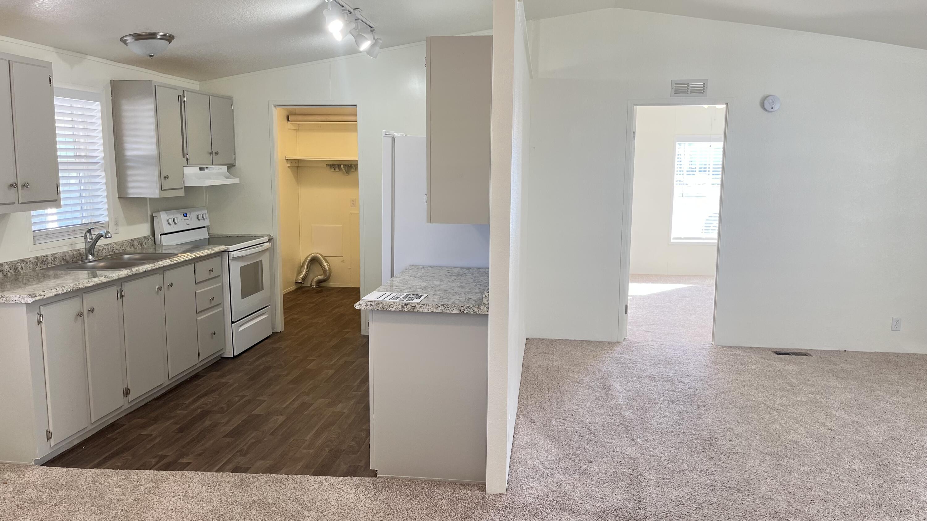 8401 Old Stage Road, Unit 27 Central Point, OR 97502 - Photo 15 of 41 IMG_1569 New