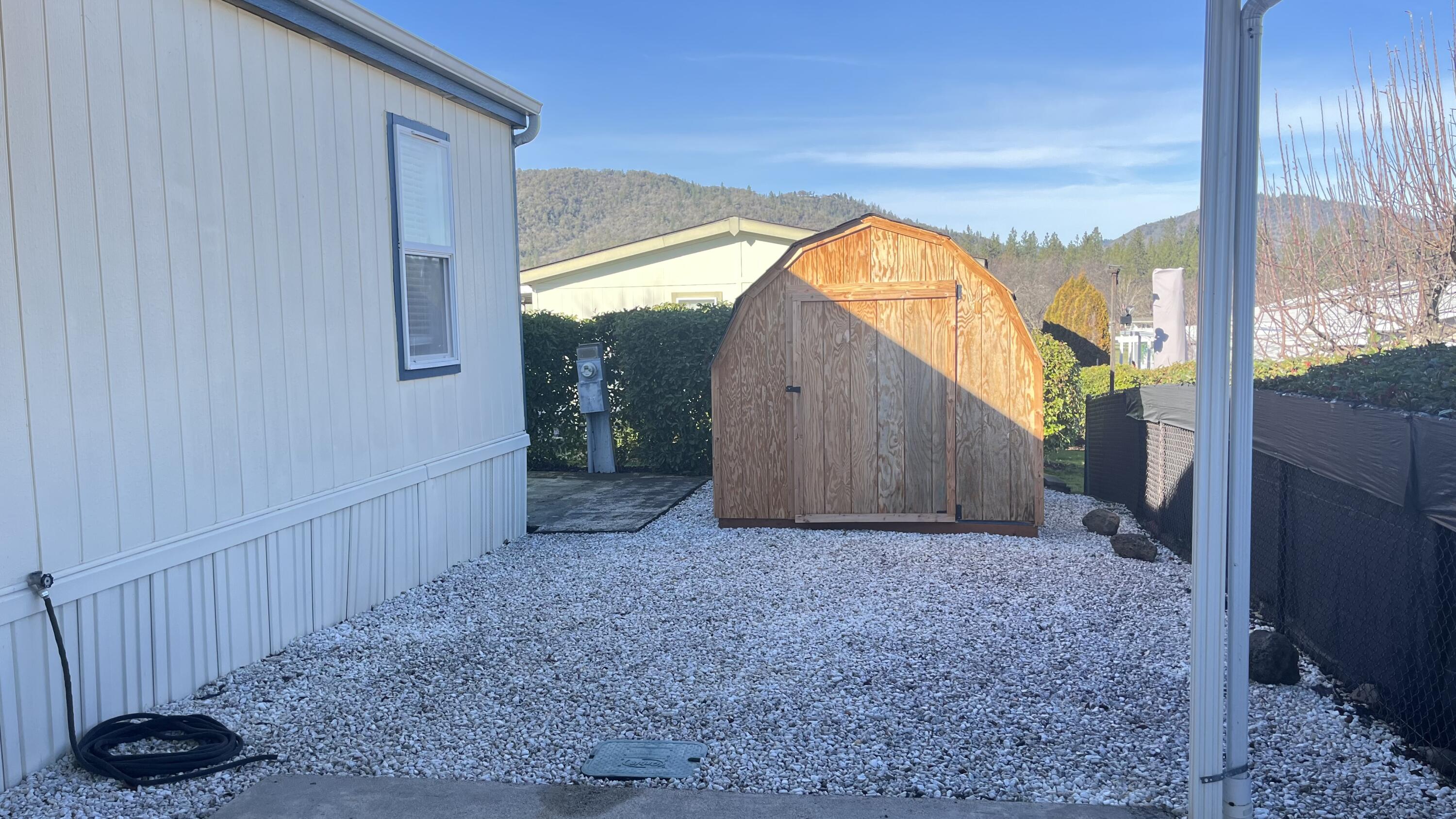 8401 Old Stage Road, Unit 27 Central Point, OR 97502 - Photo 6 of 41 IMG_1559 New