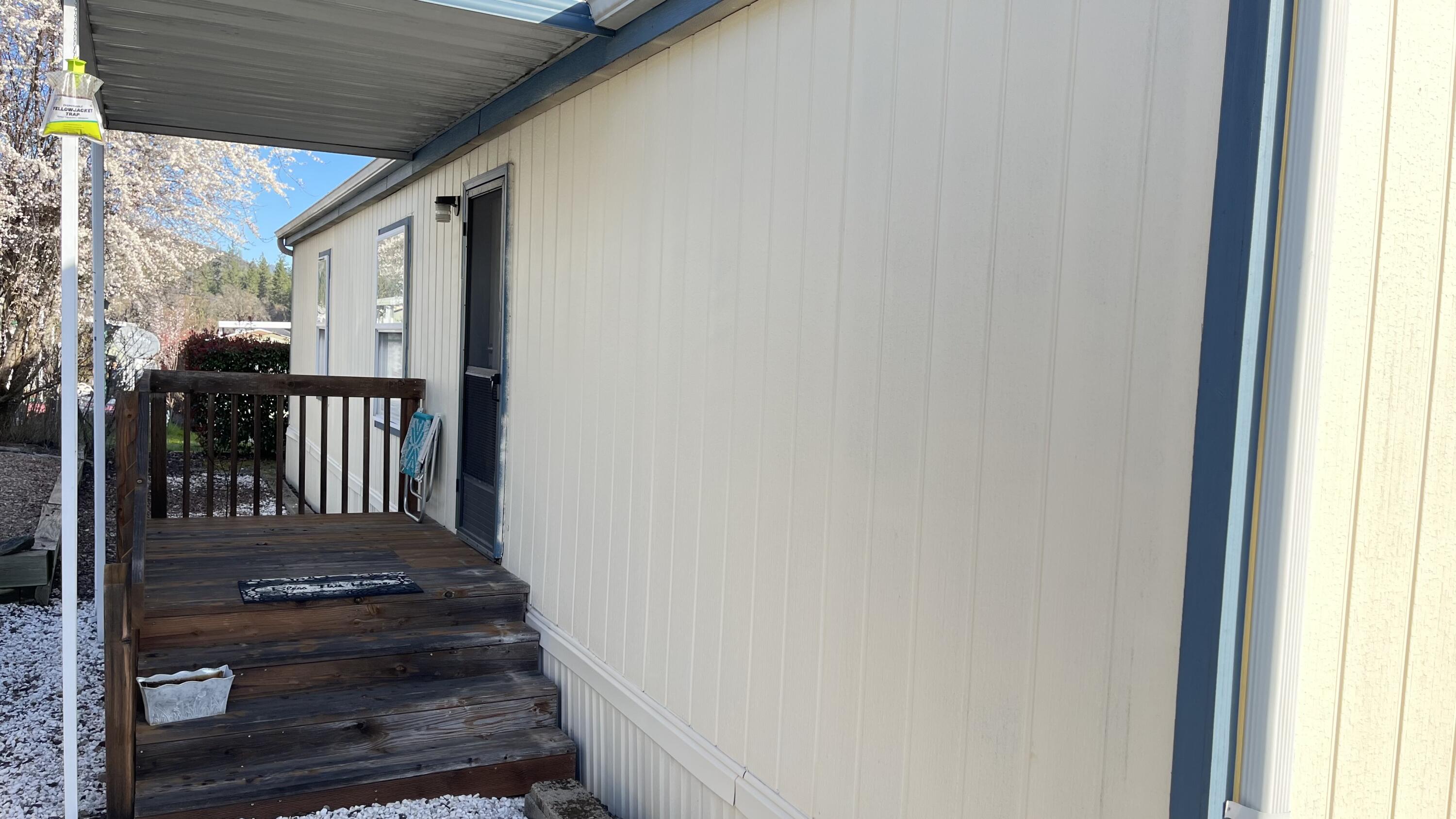 8401 Old Stage Road, Unit 27 Central Point, OR 97502 - Photo 10 of 41 IMG_5978