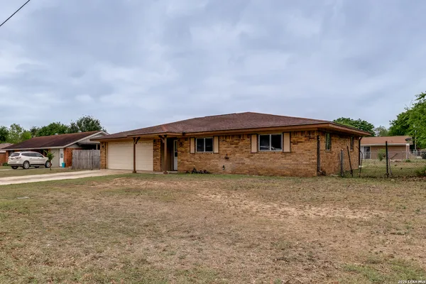 $1,500 | 146 Trail Wood, New Braunfels, TX 78130
