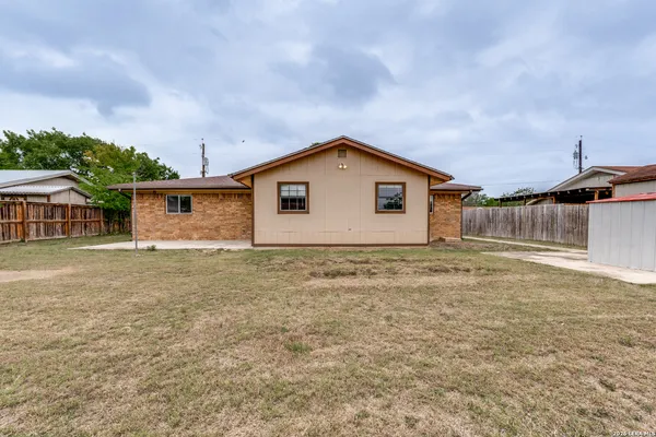$1,500 | 146 Trail Wood, New Braunfels, TX 78130