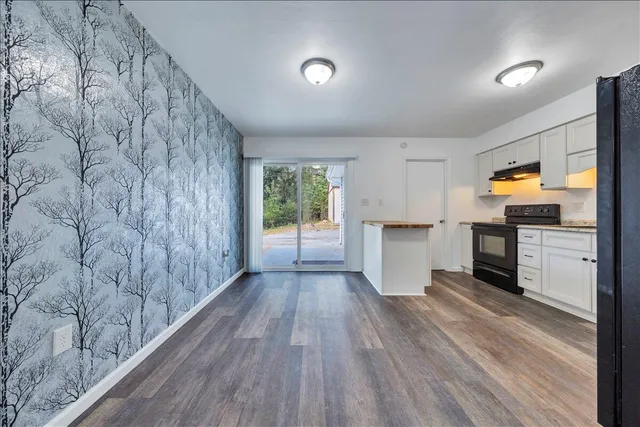 $1,800 | 1802 Edmund Avenue Northeast, Unit 1802, Roanoke, VA 24012