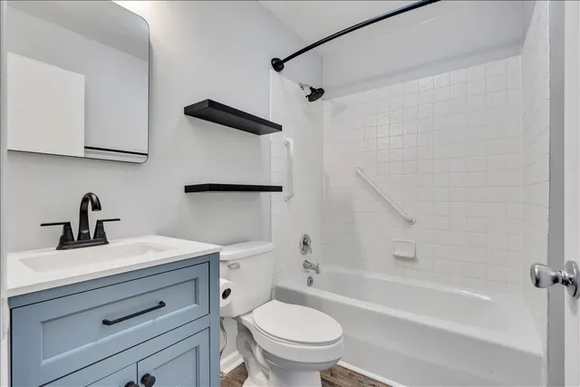 $1,800 | 1802 Edmund Avenue Northeast, Unit 1802, Roanoke, VA 24012