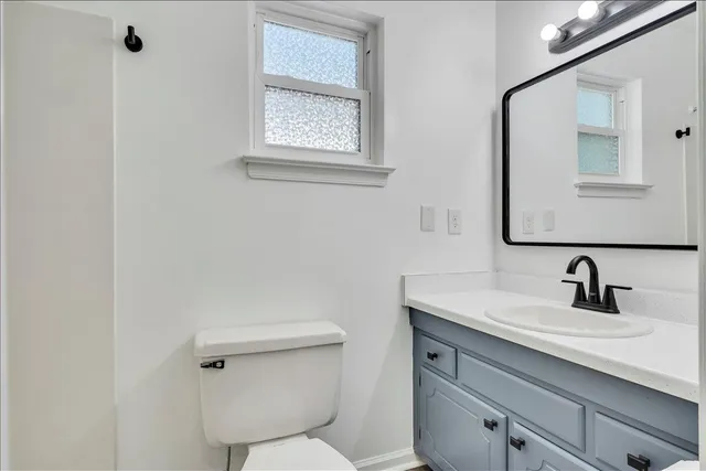 $1,800 | 1802 Edmund Avenue Northeast, Unit 1802, Roanoke, VA 24012