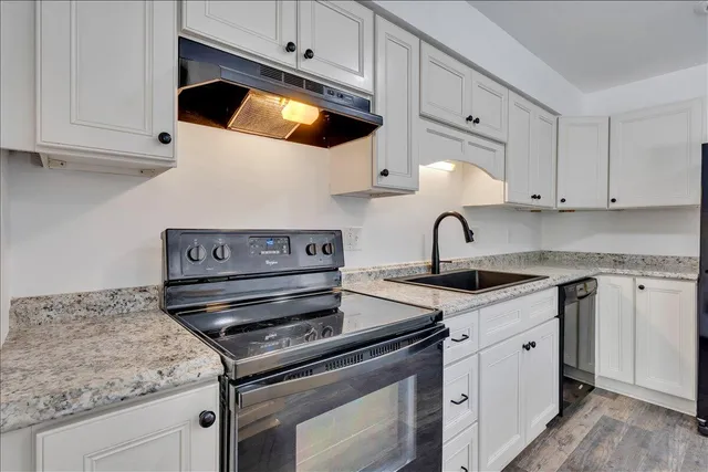 $1,800 | 1802 Edmund Avenue Northeast, Unit 1802, Roanoke, VA 24012