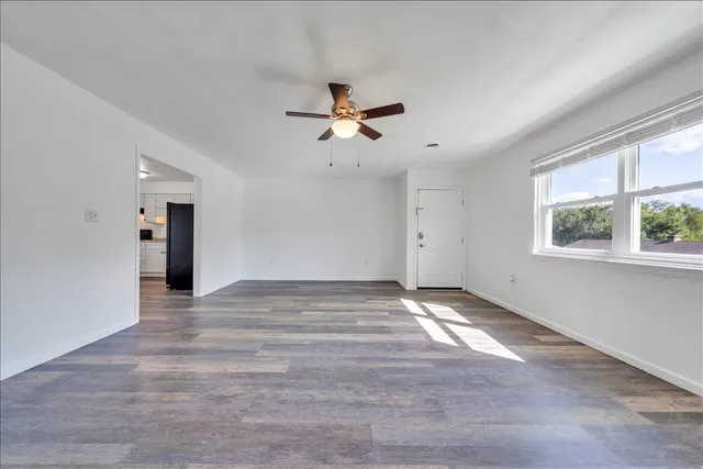 $1,800 | 1802 Edmund Avenue Northeast, Unit 1802, Roanoke, VA 24012