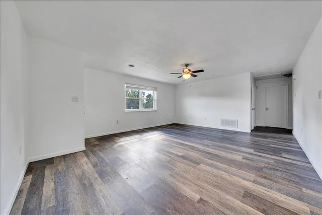 $1,800 | 1802 Edmund Avenue Northeast, Unit 1802, Roanoke, VA 24012