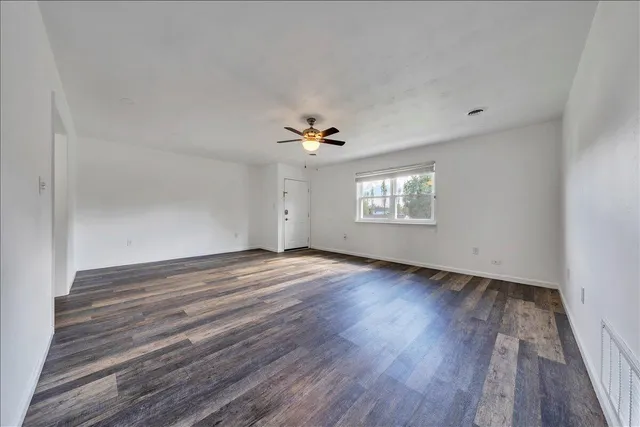 $1,800 | 1802 Edmund Avenue Northeast, Unit 1802, Roanoke, VA 24012