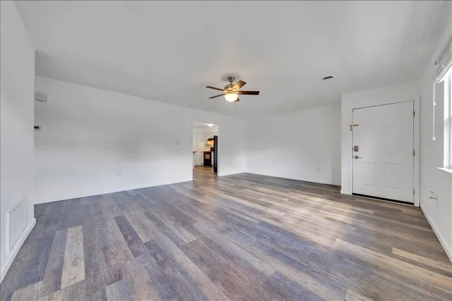 $1,800 | 1802 Edmund Avenue Northeast, Unit 1802, Roanoke, VA 24012