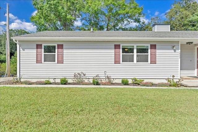 $1,800 | 1802 Edmund Avenue Northeast, Unit 1802, Roanoke, VA 24012