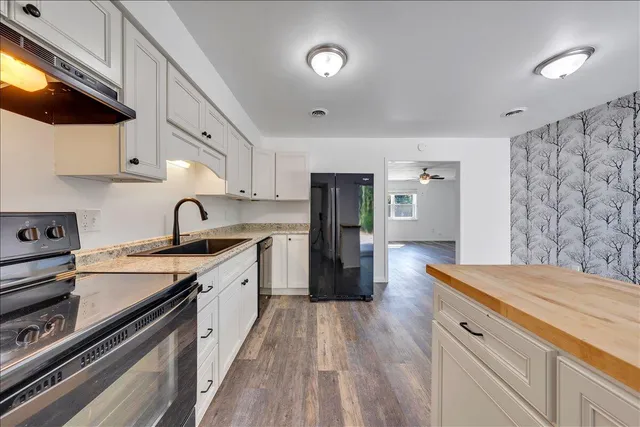 $1,800 | 1802 Edmund Avenue Northeast, Unit 1802, Roanoke, VA 24012