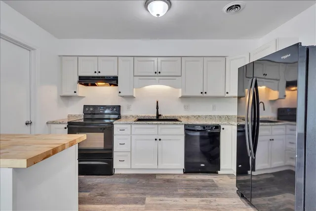 $1,800 | 1802 Edmund Avenue Northeast, Unit 1802, Roanoke, VA 24012