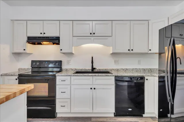 $1,800 | 1802 Edmund Avenue Northeast, Unit 1802, Roanoke, VA 24012