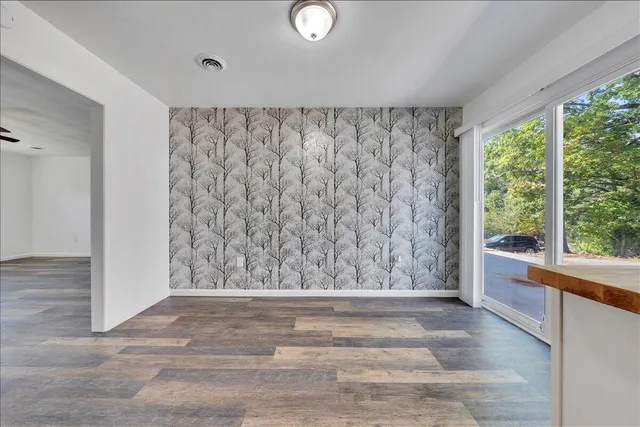 $1,800 | 1802 Edmund Avenue Northeast, Unit 1802, Roanoke, VA 24012