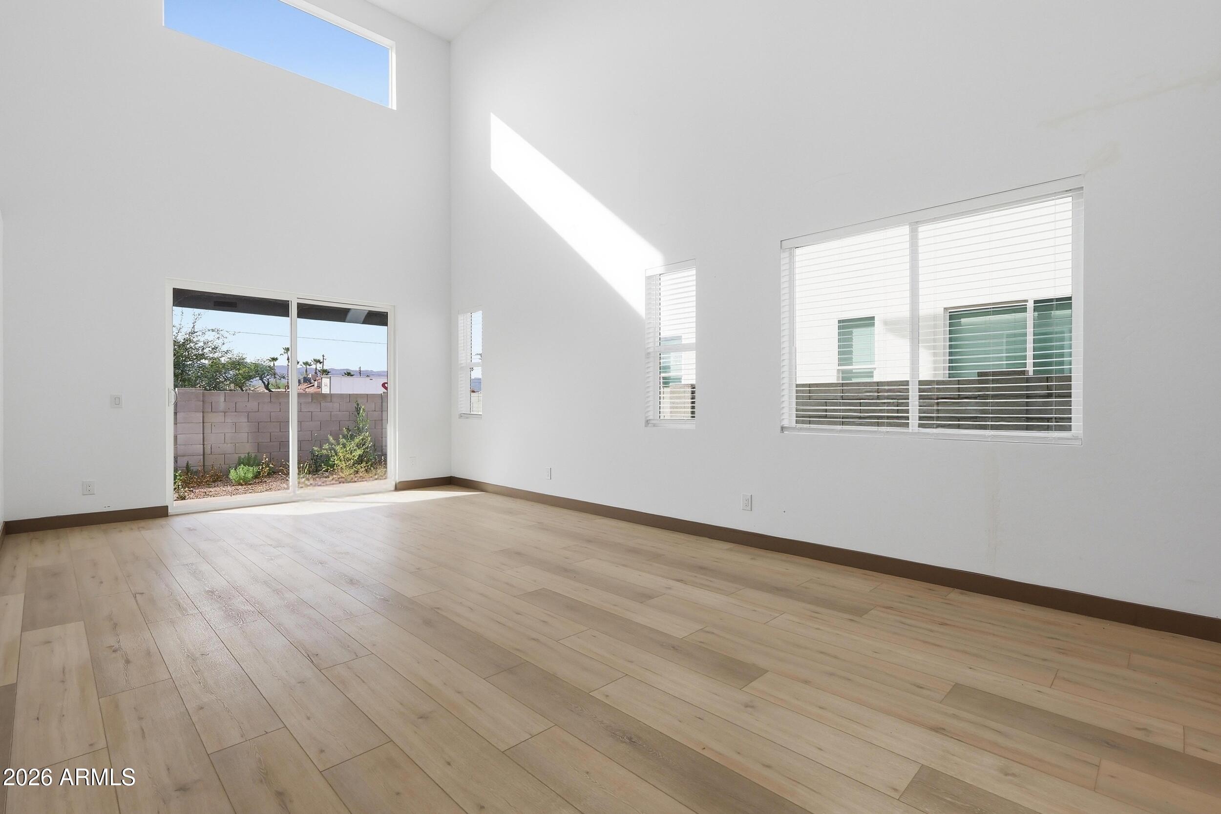 2813 East Trumbull Road, Unit 1 Phoenix, AZ 85040 - Photo 13 of 32 13_img_8532_autoremove_16079673