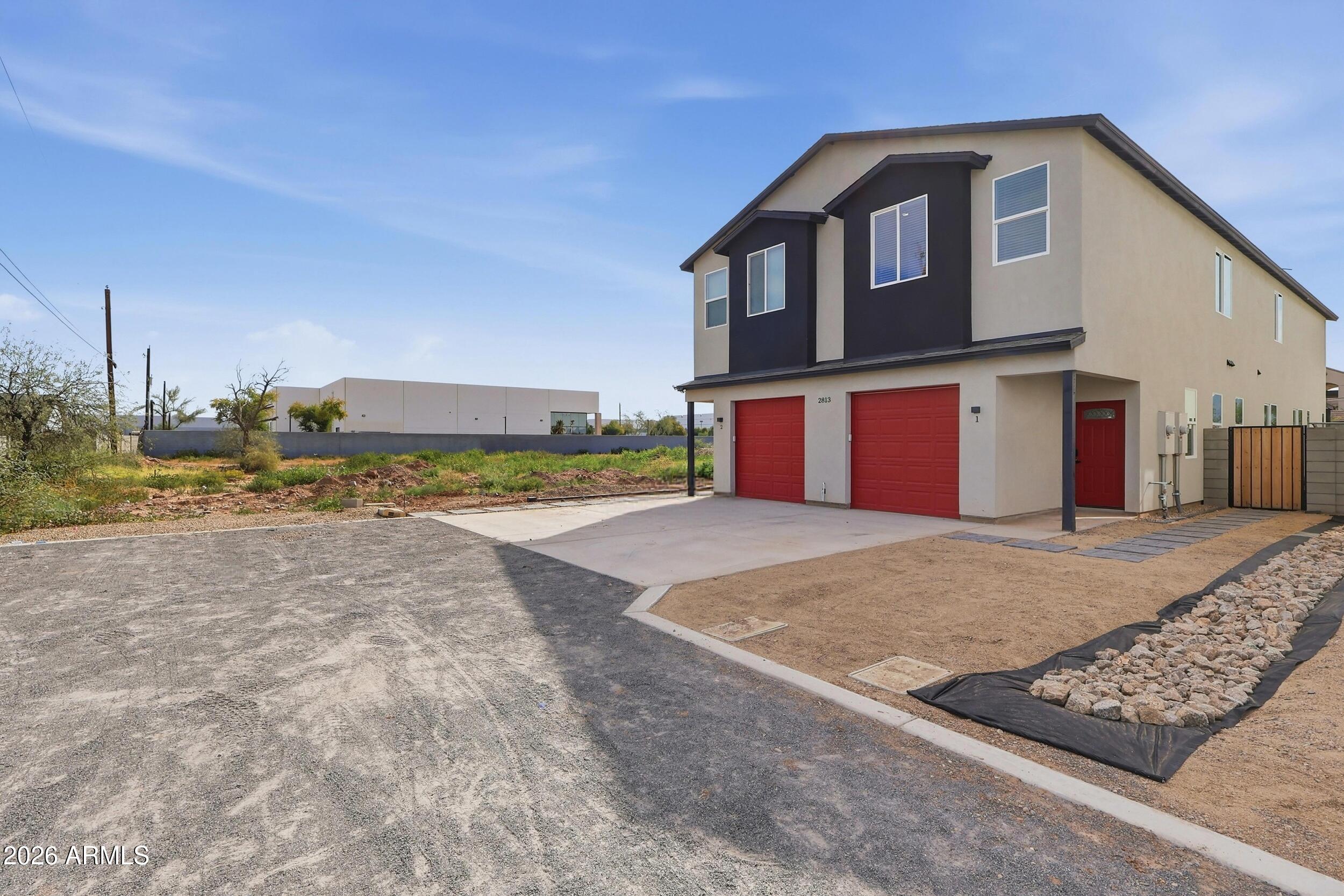 2813 East Trumbull Road, Unit 1 Phoenix, AZ 85040 - Photo 2 of 32 2_img_8586_autoremove_16079053