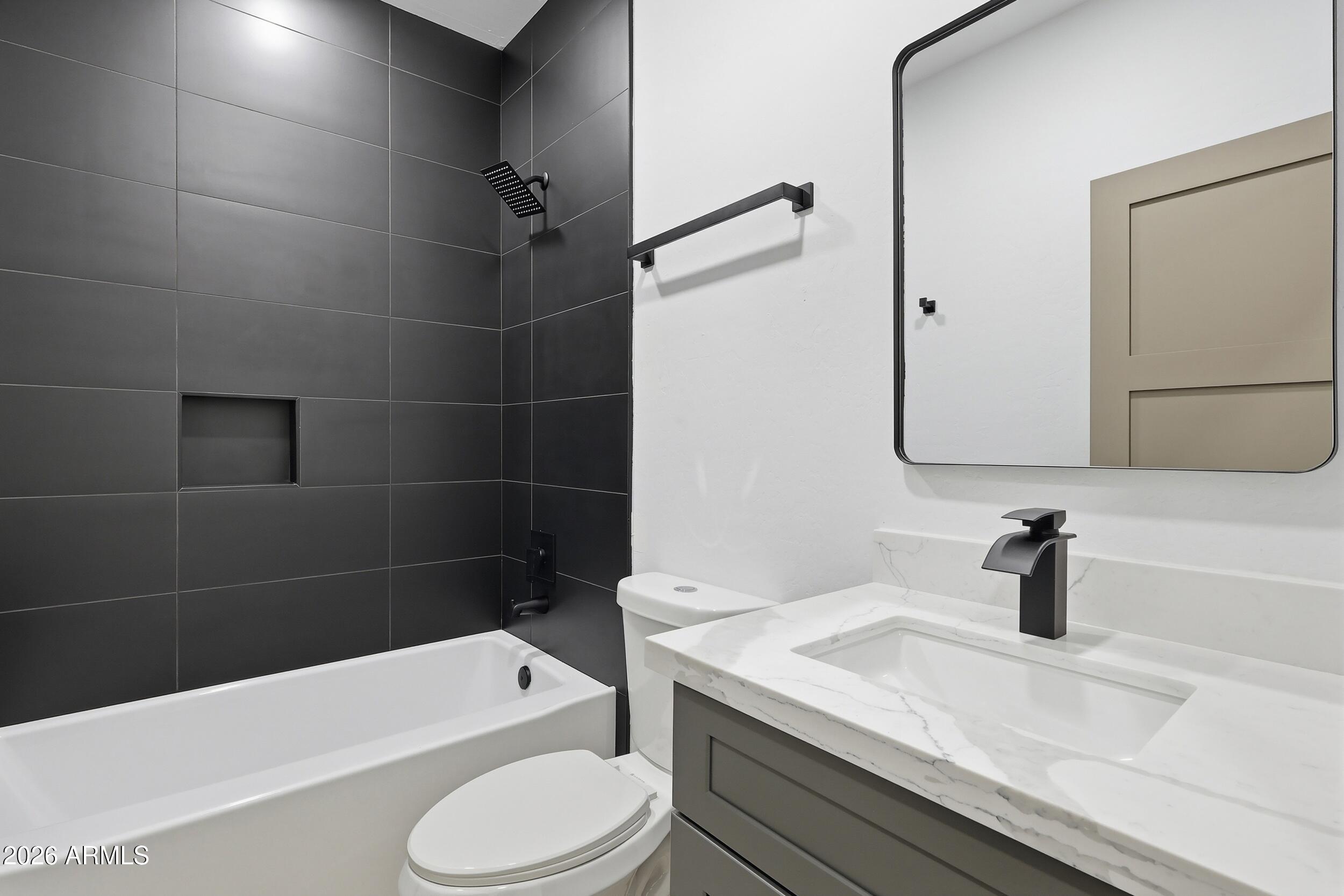 2813 East Trumbull Road, Unit 1 Phoenix, AZ 85040 - Photo 24 of 32 24_img_8463