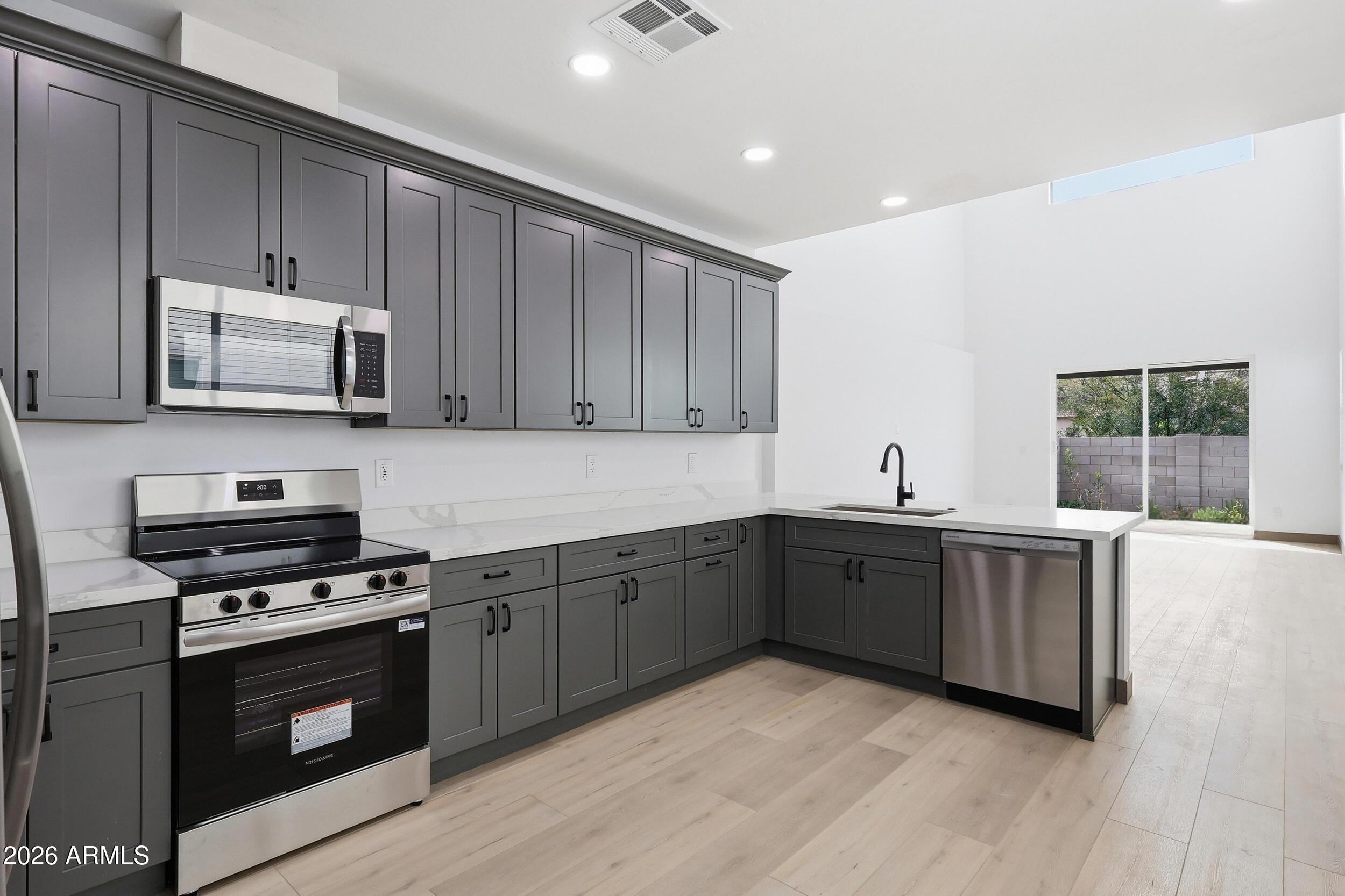 2813 East Trumbull Road, Unit 1 Phoenix, AZ 85040 - Photo 10 of 32 10_img_8514_autoremove_16079991