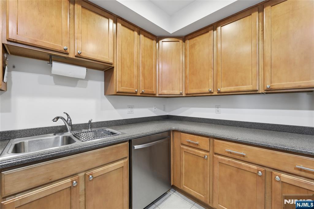 1 Orient Way, Unit 204 Rutherford, NJ 07070 - Photo 11 of 40