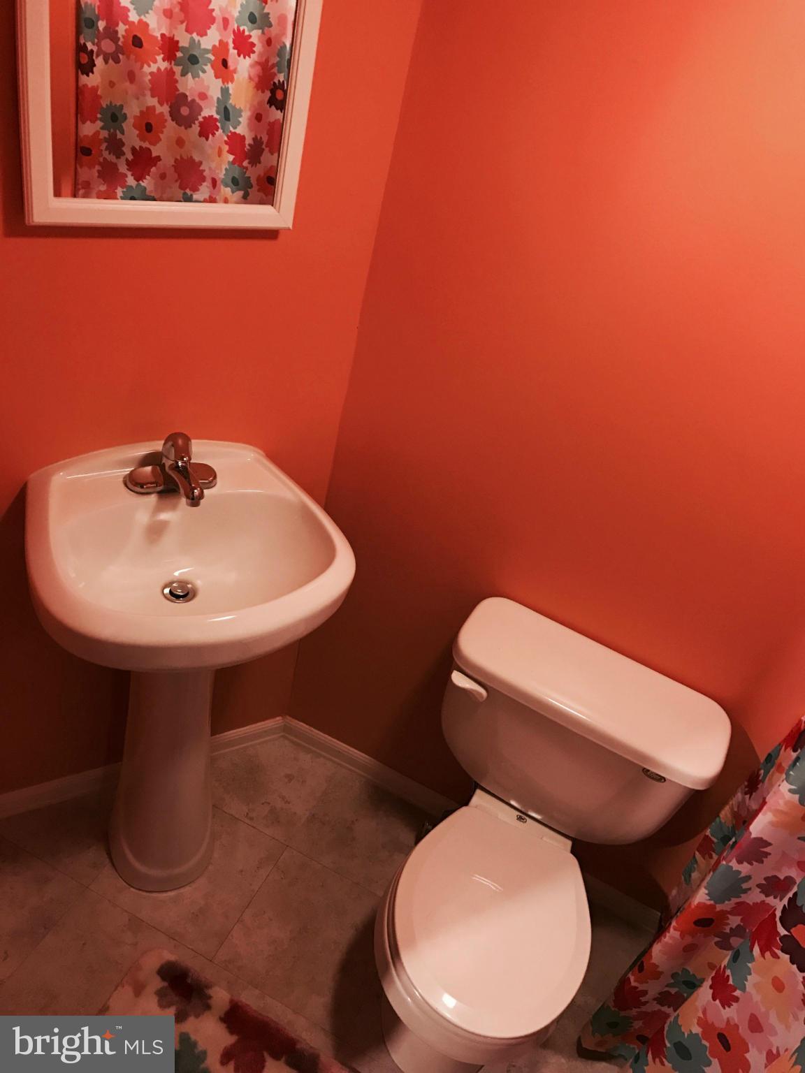 1945 Quentin Road Baltimore, MD 21222 - Photo 21 of 22 Bath