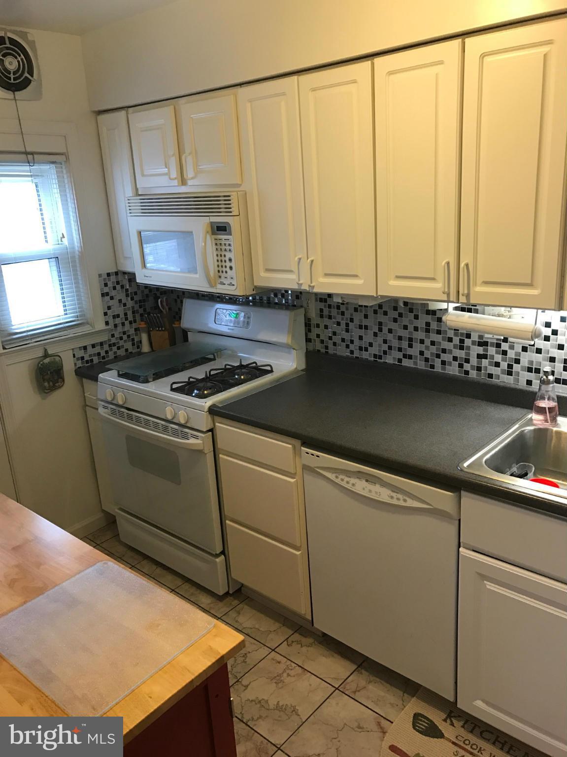 1945 Quentin Road Baltimore, MD 21222 - Photo 5 of 22 Kitchen